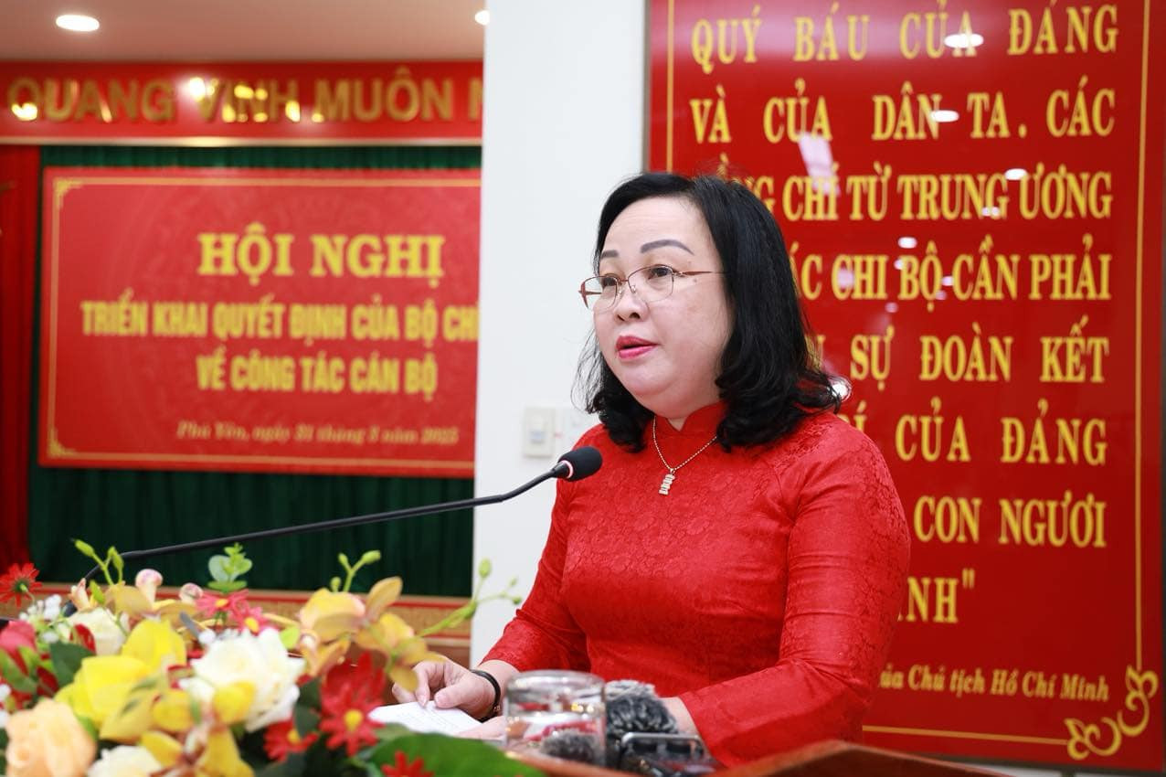 Tân Bí thư Tỉnh ủy Cao Thị Hòa An phát biểu. Tân Bí thư Tỉnh ủy Cao Thị Hòa An phát biểu.