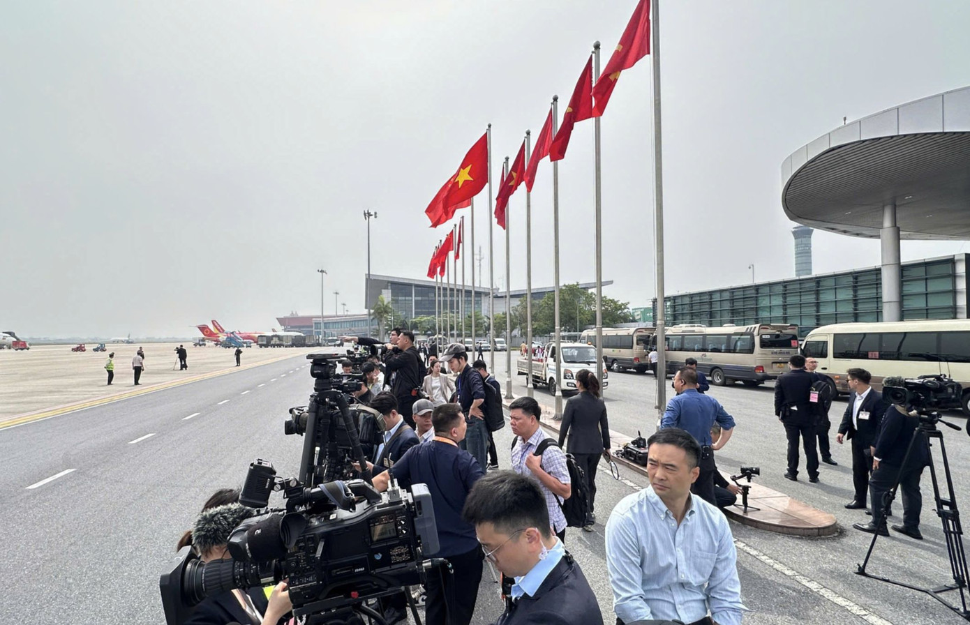 Chủ tịch nước Lương Cường ra sân bay đón Tổng Bí thư, Chủ tịch Trung Quốc Tập Cận Bình ảnh 11 Chủ tịch nước Lương Cường ra sân bay đón Tổng Bí thư, Chủ tịch Trung Quốc Tập Cận Bình ảnh 11