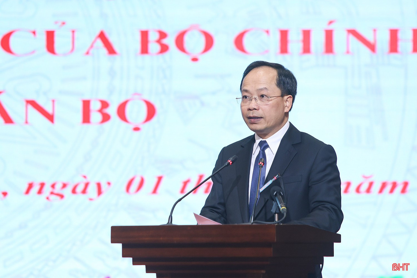 Tân Bí thư Tỉnh ủy Nguyễn Duy Lâm phát biểu nhận nhiệm vụ. Ảnh: Báo Hà Tĩnh