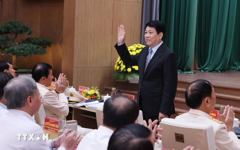 Chủ tịch nước Lương Cường dự Hội nghị sơ kết công tác 6 tháng đầu năm 2025 của Bộ Công an. Chủ tịch nước Lương Cường dự Hội nghị sơ kết công tác 6 tháng đầu năm 2025 của Bộ Công an.