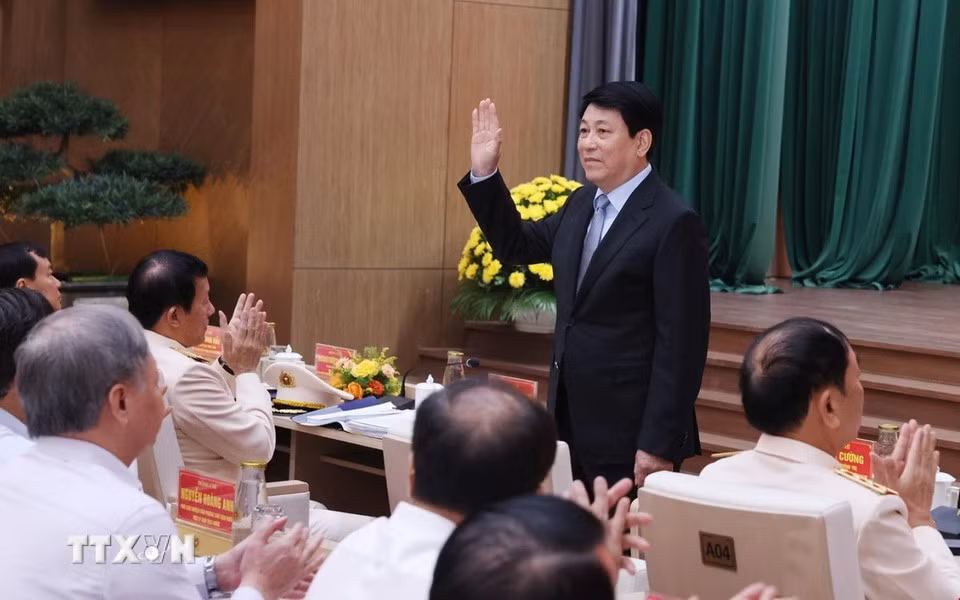Chủ tịch nước Lương Cường dự Hội nghị sơ kết công tác 6 tháng đầu năm 2025 của Bộ Công an. Chủ tịch nước Lương Cường dự Hội nghị sơ kết công tác 6 tháng đầu năm 2025 của Bộ Công an.