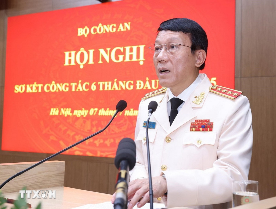 Đại tướng Lương Tam Quang, Ủy viên Bộ Chính trị, Bộ trưởng Bộ Công an phát biểu khai mạc. Đại tướng Lương Tam Quang, Ủy viên Bộ Chính trị, Bộ trưởng Bộ Công an phát biểu khai mạc.