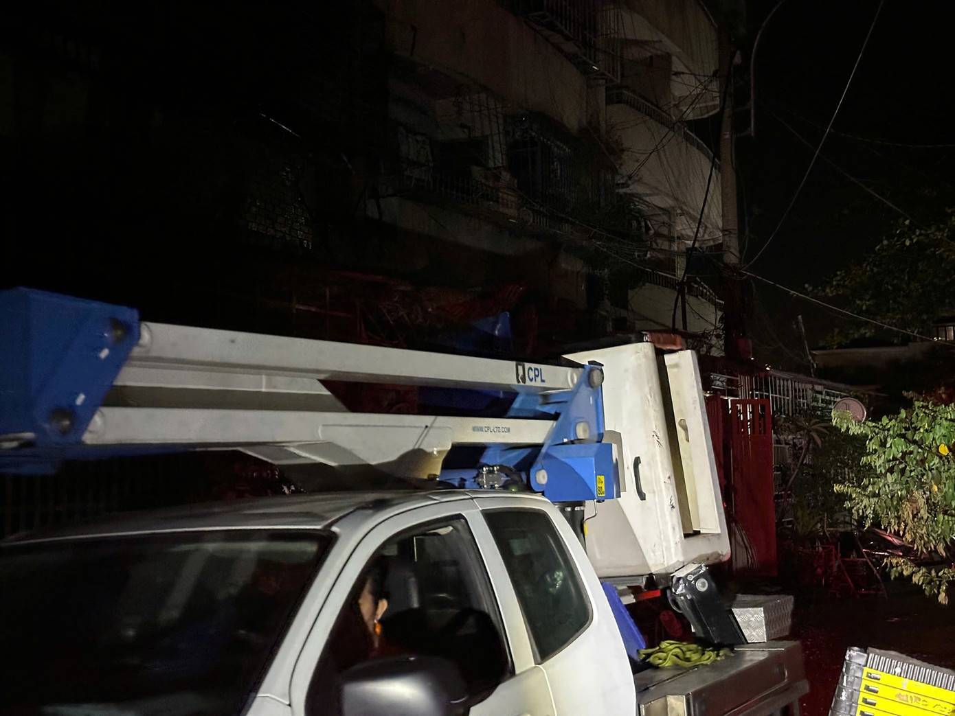 Hơn 22h ngày 6/7, đám cháy phát ra từ căn hộ ở tầng trệt lô A chung cư Độc Lập nằm ở hẻm 80, đường Đô Đốc Long, phường Phú Thọ Hòa (quận Tân Phú cũ).