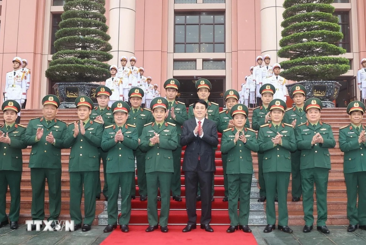 Chủ tịch nước Lương Cường với Lãnh đạo Bộ Quốc phòng. Ảnh: Lâm Khánh/TTXVN