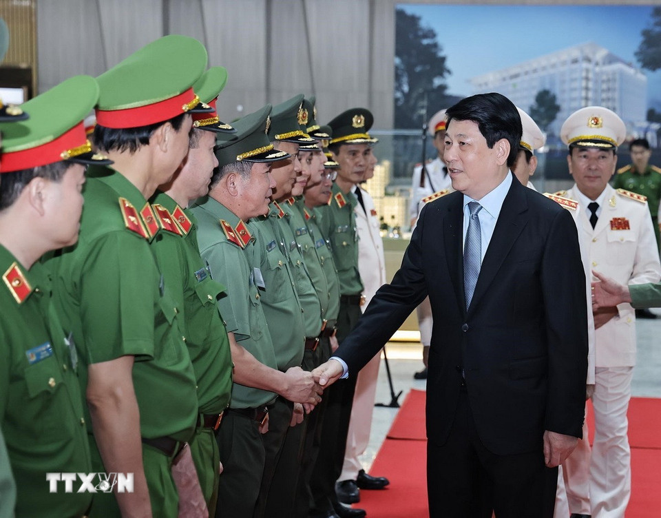 Chủ tịch nước Lương Cường với các đại biểu. Chủ tịch nước Lương Cường với các đại biểu.