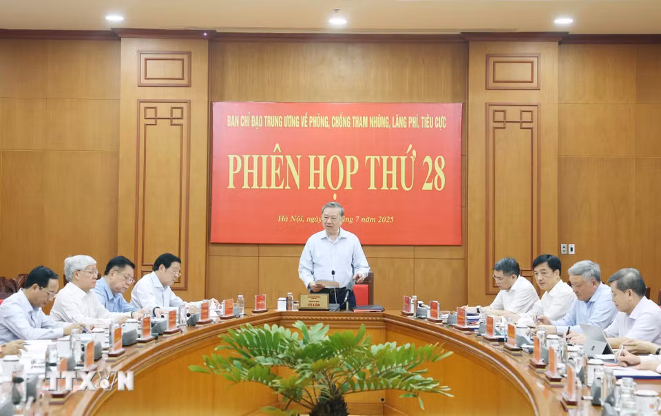 Tổng Bí thư Tô Lâm, Trưởng Ban Chỉ đạo Trung ương về phòng chống tham nhũng, lãng phí, tiêu cực, phát biểu. Tổng Bí thư Tô Lâm, Trưởng Ban Chỉ đạo Trung ương về phòng chống tham nhũng, lãng phí, tiêu cực, phát biểu.
