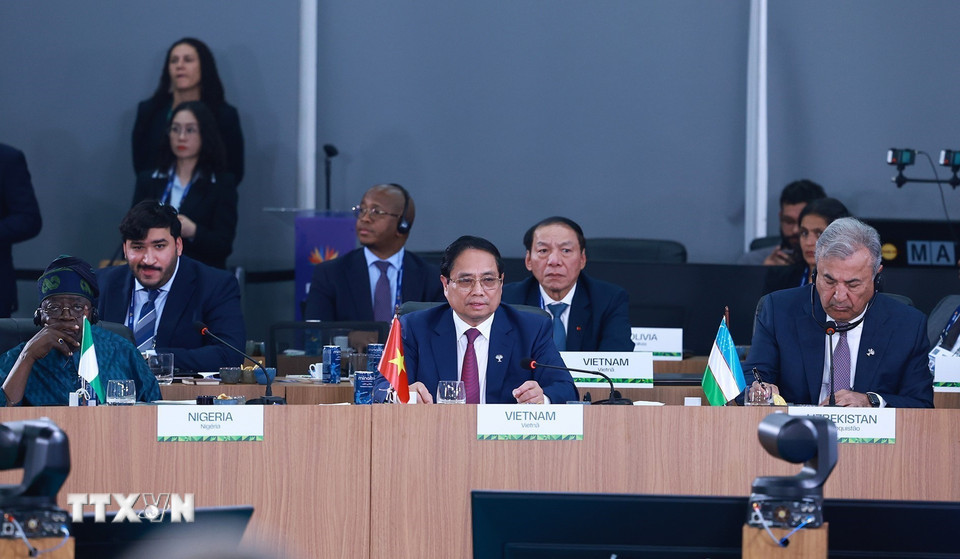 Thủ tướng Chính phủ Phạm Minh Chính phát biểu tại Phiên thảo luận cấp cao BRICS mở rộng về "Tăng cường chủ nghĩa đa phương, các vấn đề kinh tế - tài chính và trí tuệ nhân tạo" - Ảnh: TTXVN Thủ tướng Chính phủ Phạm Minh Chính phát biểu tại Phiên thảo luận cấp cao BRICS mở rộng về "Tăng cường chủ nghĩa đa phương, các vấn đề kinh tế - tài chính và trí tuệ nhân tạo" - Ảnh: TTXVN