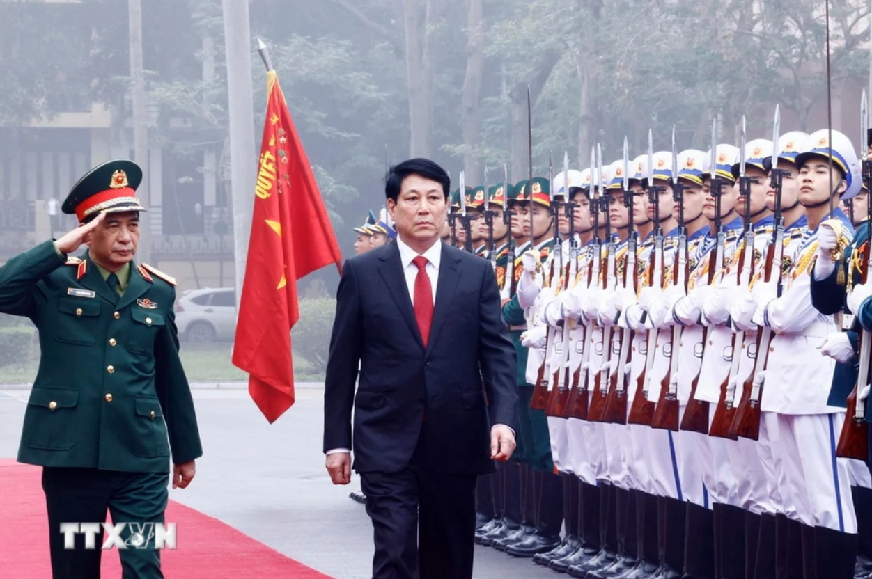 Chủ tịch nước Lương Cường duyệt Đội danh dự Quân đội nhân dân Việt Nam. Ảnh: Lâm Khánh/TTXVN