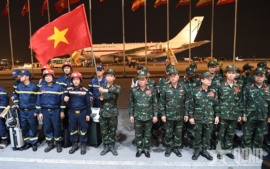 Các lực lượng cứu hộ, cứu nạn tại sân bay Nội Bài. Ảnh: Báo Quân đội Nhân dân Các lực lượng cứu hộ, cứu nạn tại sân bay Nội Bài. Ảnh: Báo Quân đội Nhân dân