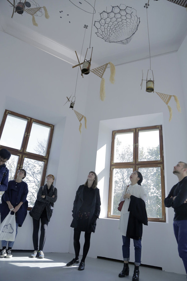 Nằm võng, xem Jrai ở Pompidou ảnh 2