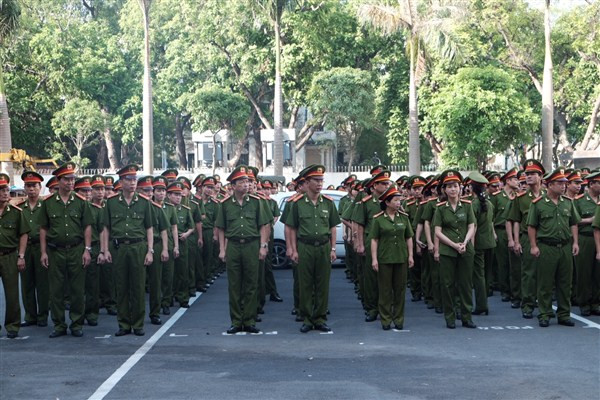 Các cơ quan Hà Nội hát Quốc ca trong lễ chào cờ đầu tuần ảnh 1