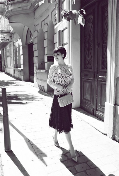 Lý Nhã Kỳ khoe vẻ dịu dàng, đài các trên phố Pháp ảnh 7