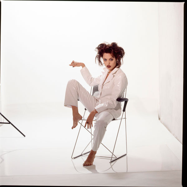 Ảnh “nổi loạn” tuổi 20 của Angelina Jolie ảnh 10