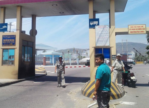 Đang cháy lớn tại cảng Quy Nhơn ảnh 6