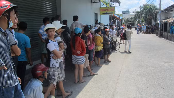 Cảnh sát đặc nhiệm nổ súng, bắt sống kẻ khống chế người tình ảnh 2