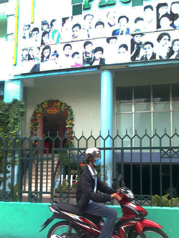 Sân khấu kịch Phú Nhuận nằm trong nhà văn hóa