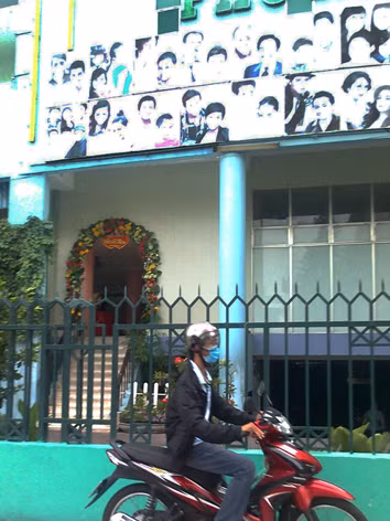 Sân khấu kịch Phú Nhuận nằm trong nhà văn hóa