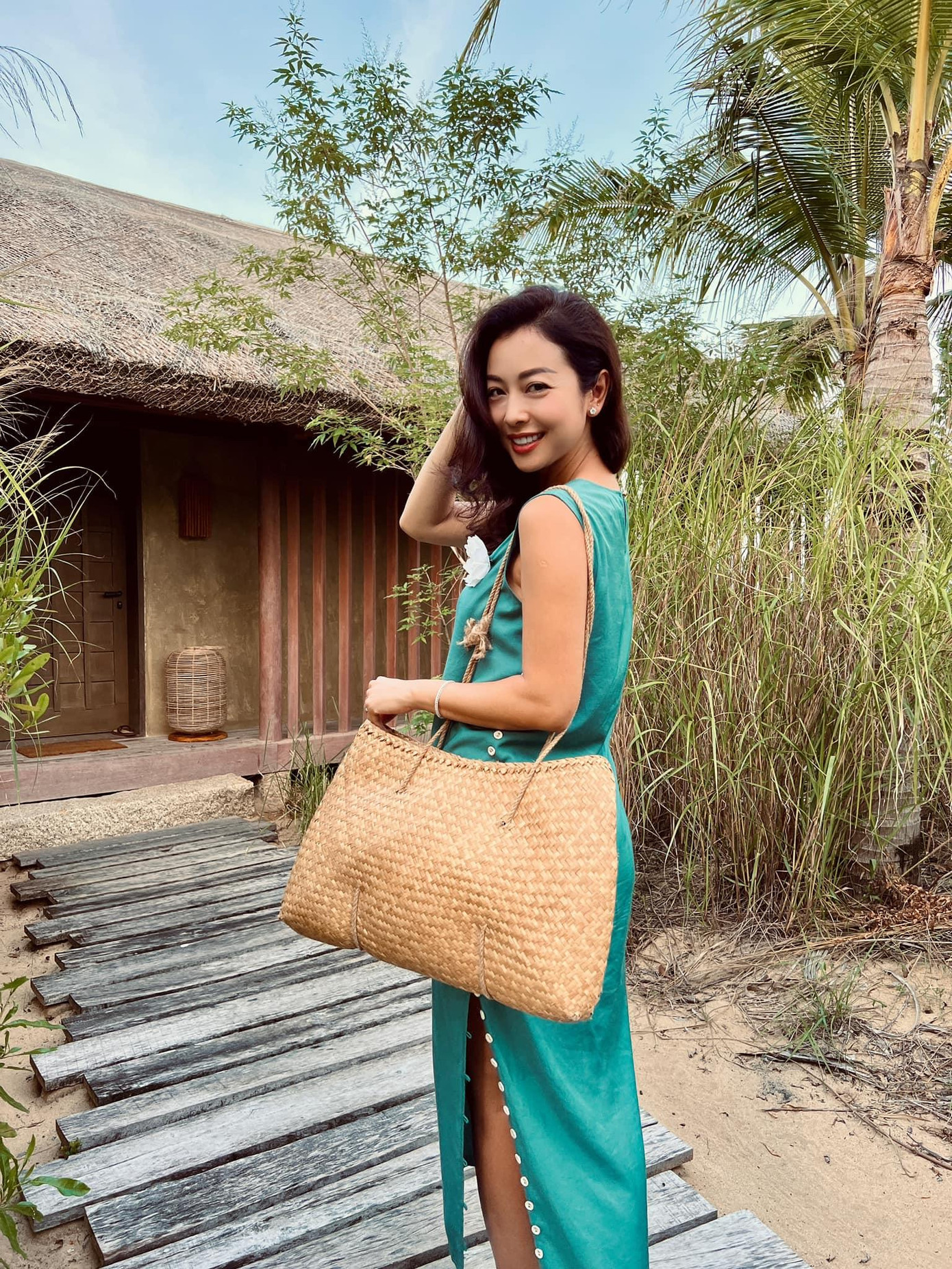 "Gái 4 con" khiến công chúng trầm trồ với nhan sắc ngày càng trẻ trung, xinh đẹp.