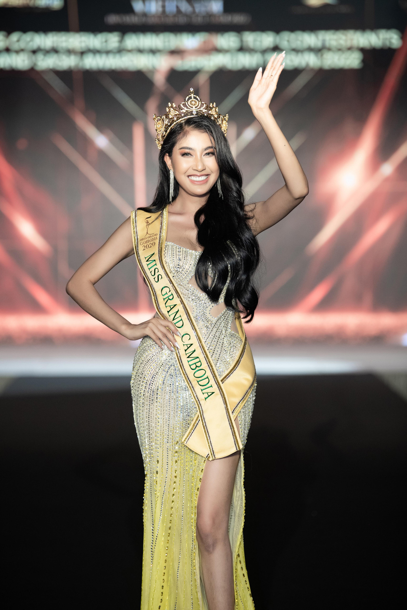 Cô là người cùng tham dự cuộc thi Miss Grand 2020 với Á hậu Ngọc Thảo ở Thái Lan.
