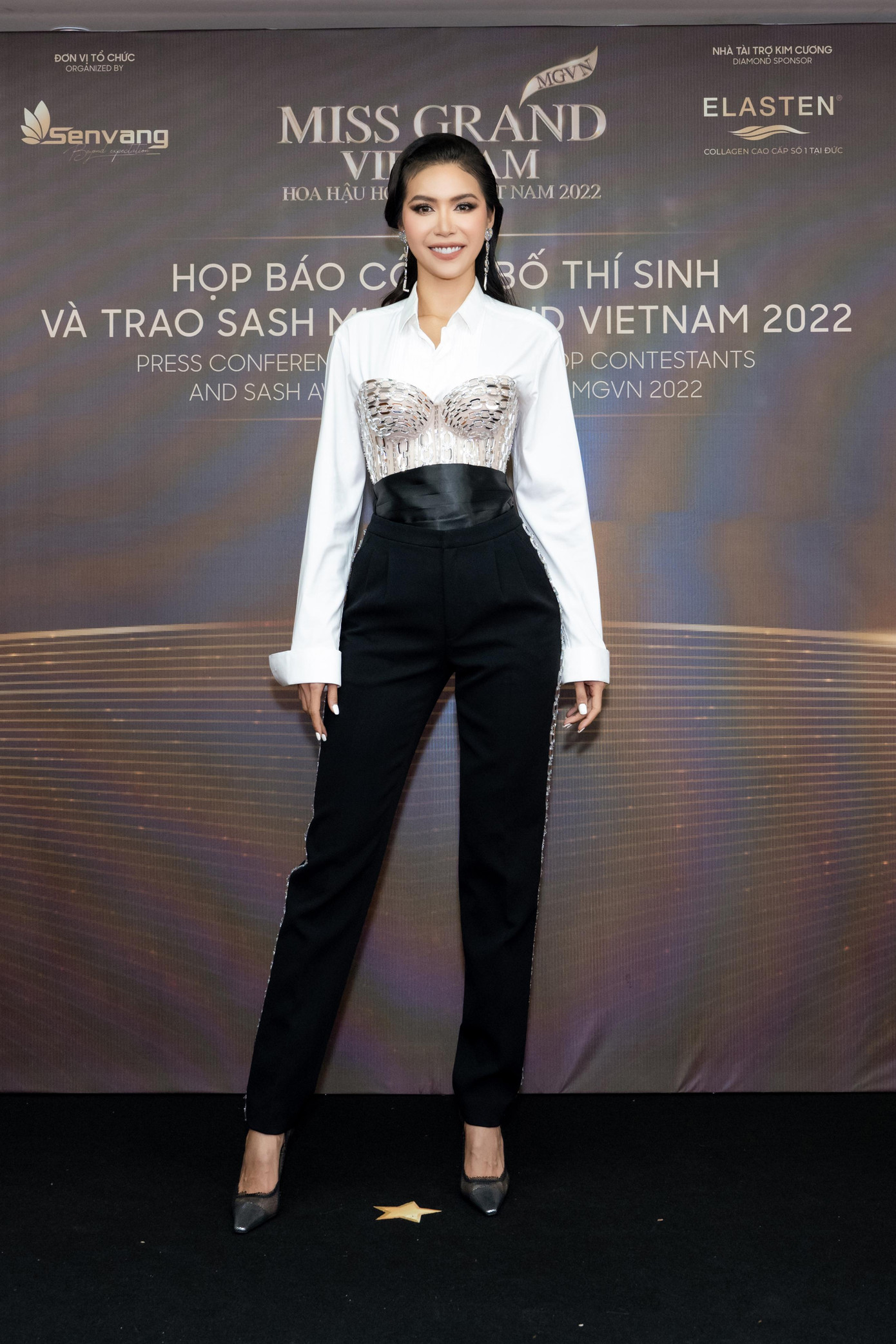 Siêu mẫu Minh Tú - thành viên ban giám khảo Miss Grand Vietnam 2022. Siêu mẫu Minh Tú - thành viên ban giám khảo Miss Grand Vietnam 2022.