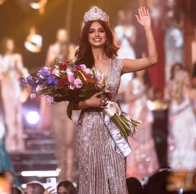 Miss Universe 2022 bị hoãn sang năm sau, người đẹp Ấn Độ Harnaaz Sandhu sẽ có thời gian đương nhiệm dài hơn dự kiến.
