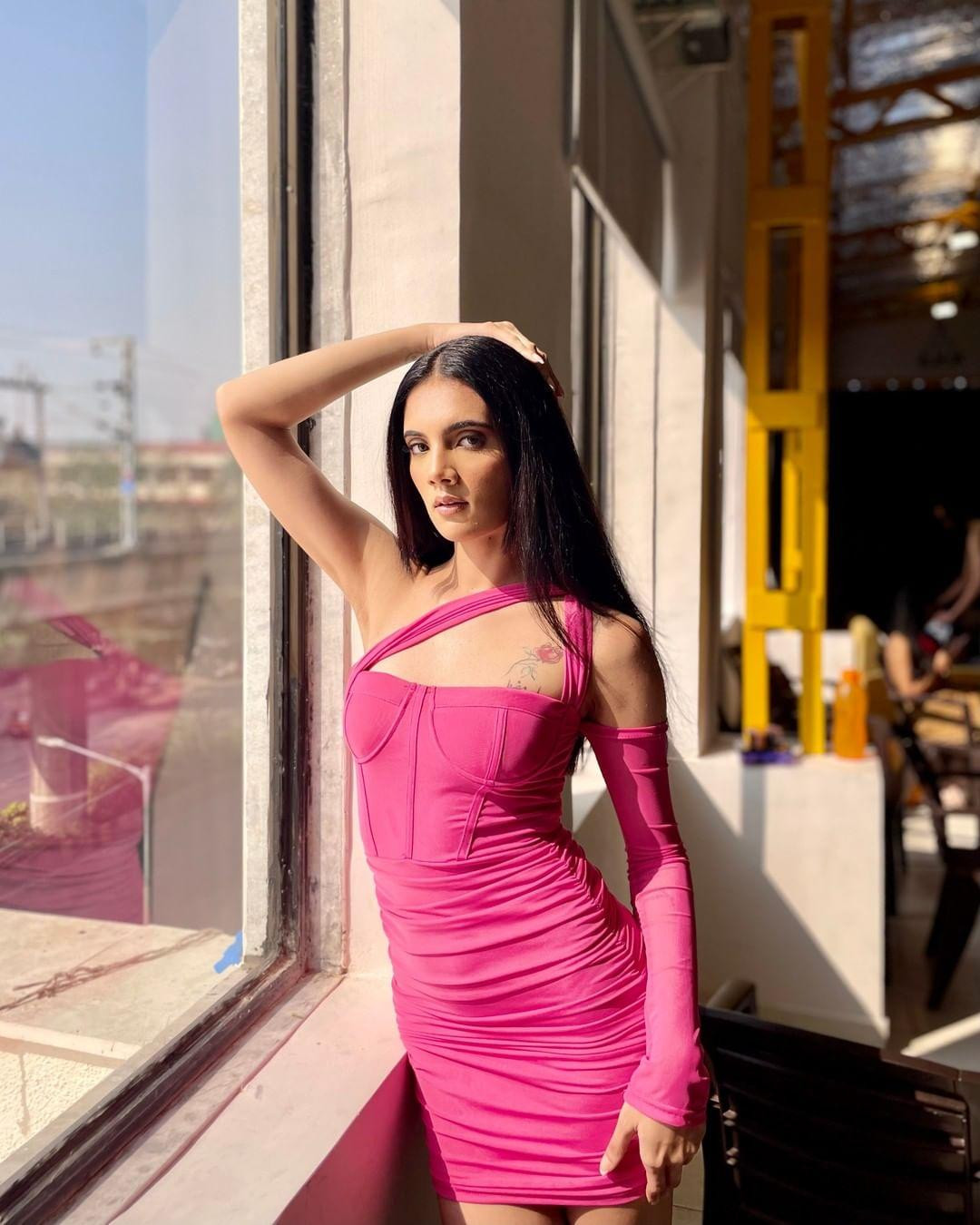 Thêm vào đó chiều cao trung bình và thân hình khá mảnh khảnh của Praachi Nagpal cũng không được đánh giá cao.