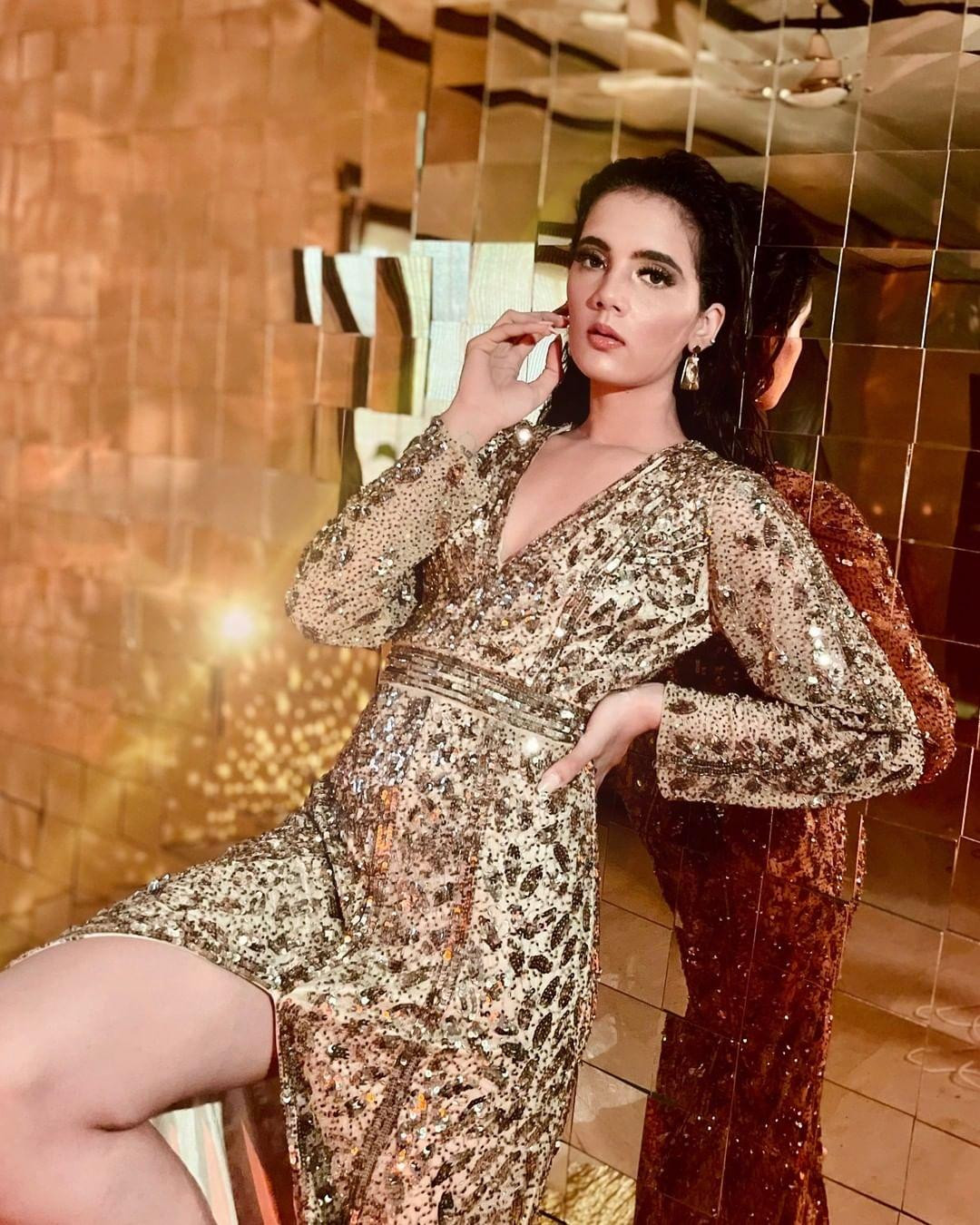 Chính vì thế nên BTC Glamanand Supermodel India đã tổ chức một cuộc thi riêng để lựa chọn ra người thắng cuộc và trao danh hiệu Miss Grand India.