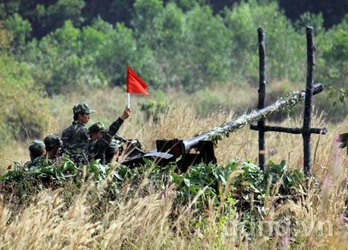 Khẩu đội pháo phòng không 57mm sẵn sàng nhả đạn 