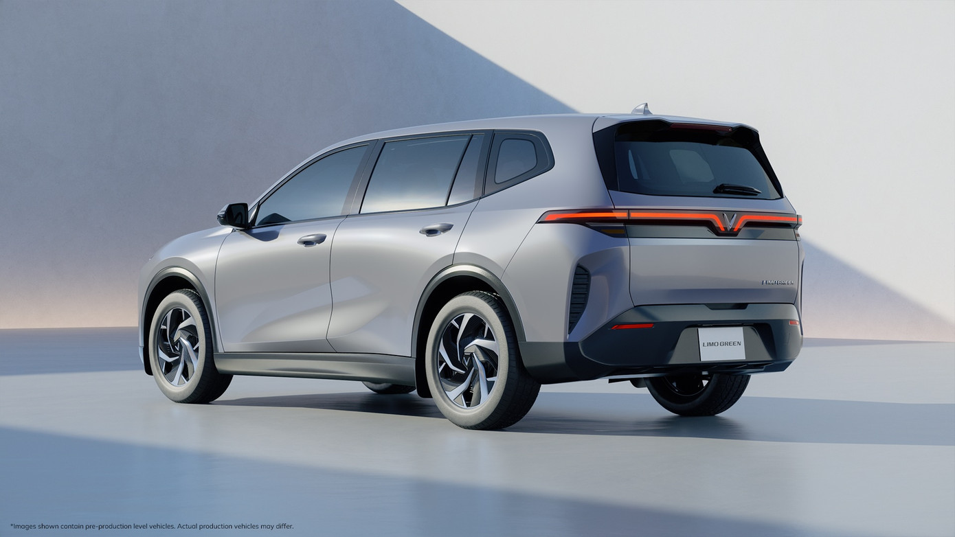 Phần đuôi xe Limo Green được thiết kế vuông vức, dạng thẳng đứng. Ảnh: VinFast.