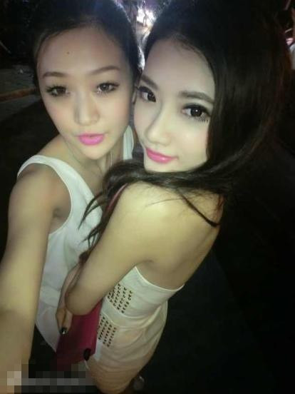 Hình ảnh một số cô gái được cho là có mặt trong tiệc của các đại gia. Ảnh: Sohu