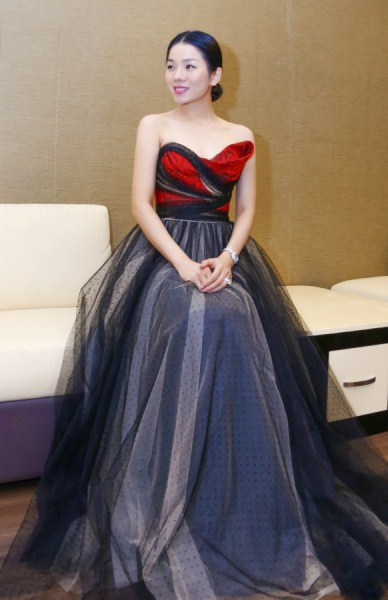 Lệ Quyên chọn váy khoe ngực sexy ảnh 7