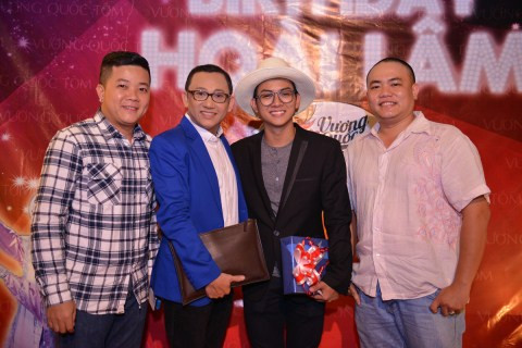 Hoài Lâm cùng dàn sao quậy tưng bừng trong ngày sinh nhật ảnh 8