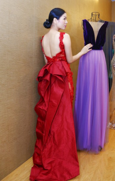 Lệ Quyên chọn váy khoe ngực sexy ảnh 3