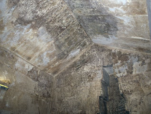 Hầm mộ của Hoàng hậu được xây bằng đá vôi