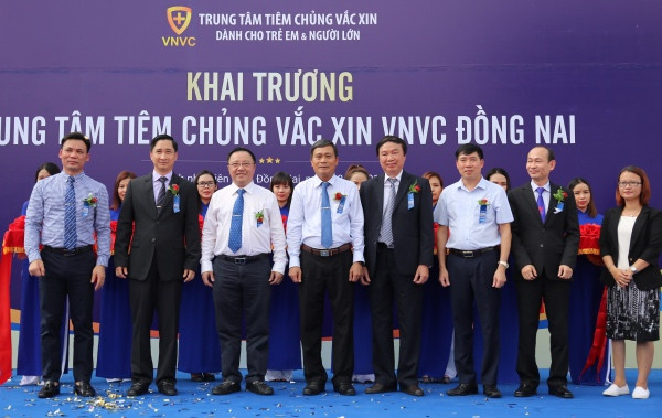 Lần đầu tiên ở Việt Nam mua gói tiêm vắc xin trả góp lãi suất 0 đồng ảnh 1