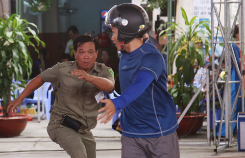 Trinh sát lê chân gãy, bám theo đường dây ma tuý Văn Kính Dương ảnh 1