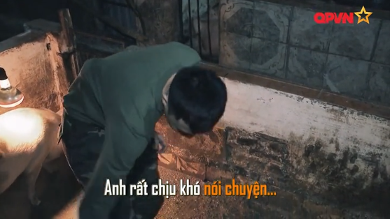 Sao nhập ngũ: Khắc Việt lội bùn hái rau cần ảnh 1