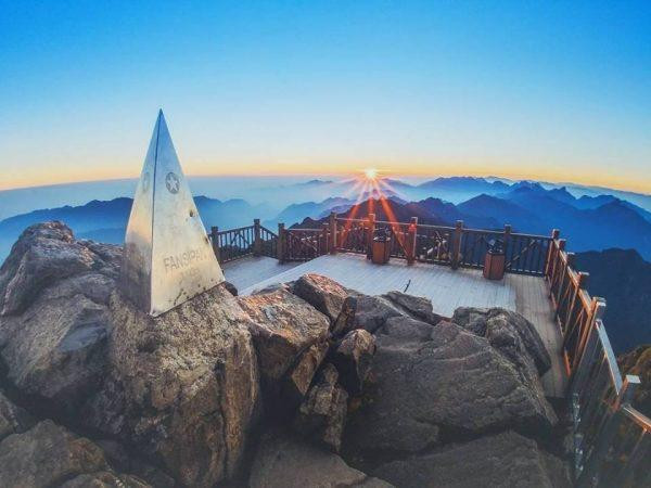 Đỉnh Fansipan thuộc tỉnh nào?