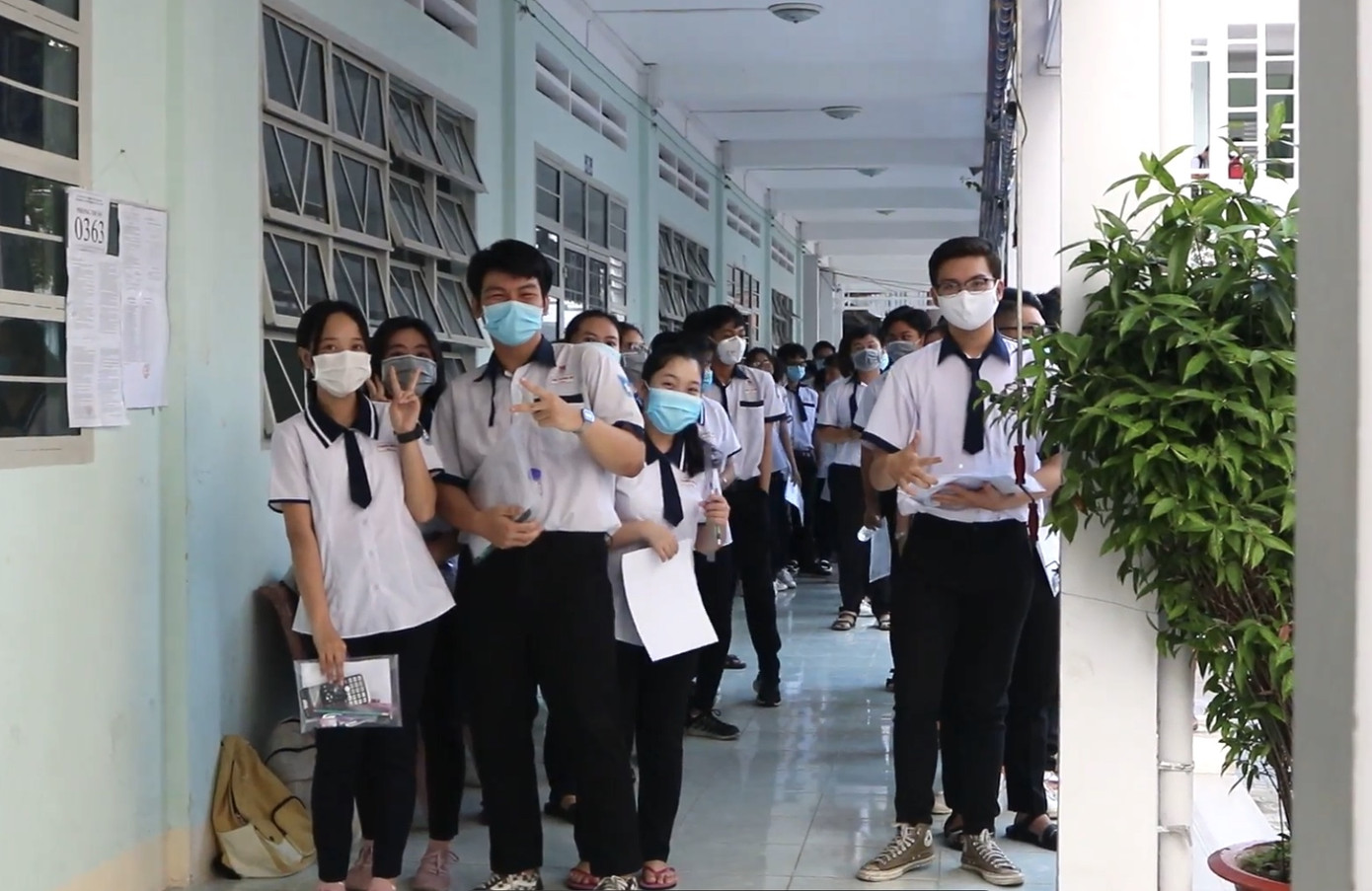 Gần 900.000 sỹ tử chính thức vượt vũ môn: Cập nhật giải đề môn Ngữ Văn THPT ảnh 9