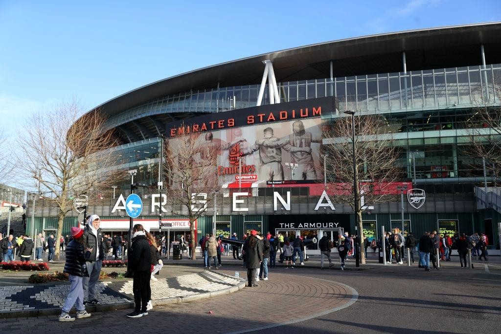 Sân Emirates trước trận đấu