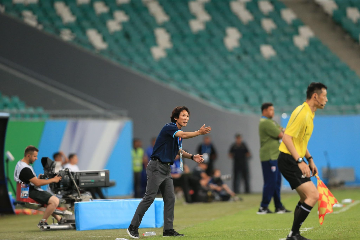 HLV Gong Oh-kyun đang có màn ra mắt khá ấn tượng. Ảnh: Văn Lâm HLV Gong Oh-kyun đang có màn ra mắt khá ấn tượng. Ảnh: Văn Lâm