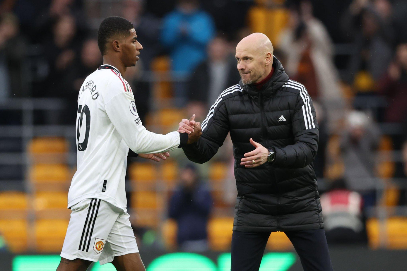 Rashford và Ten Hag ăn mừng sau trận đấu