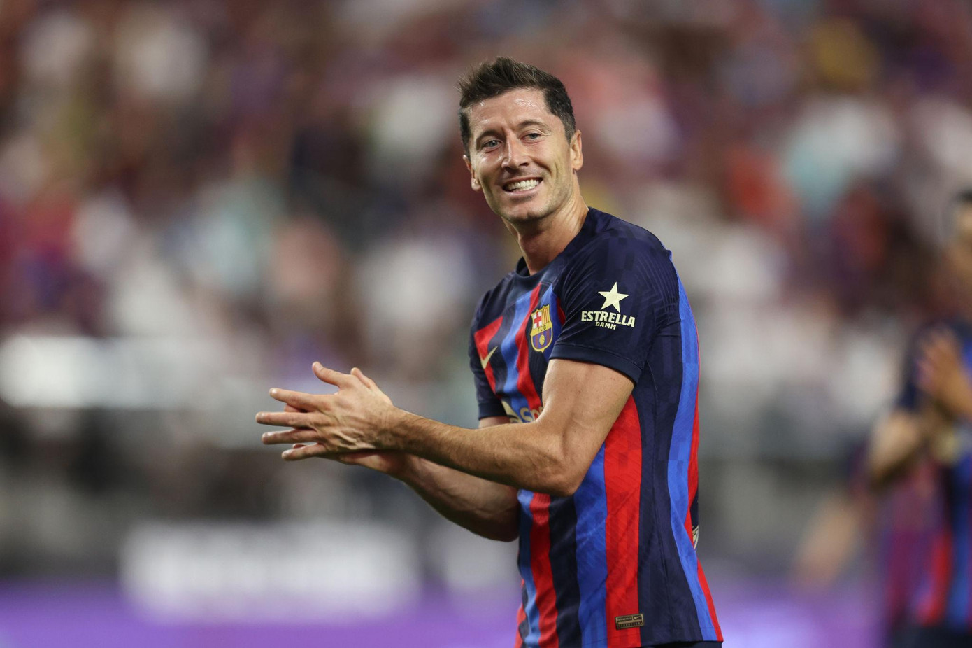 Lewandowski không gây ấn tượng trong ngày ra mắt Barca