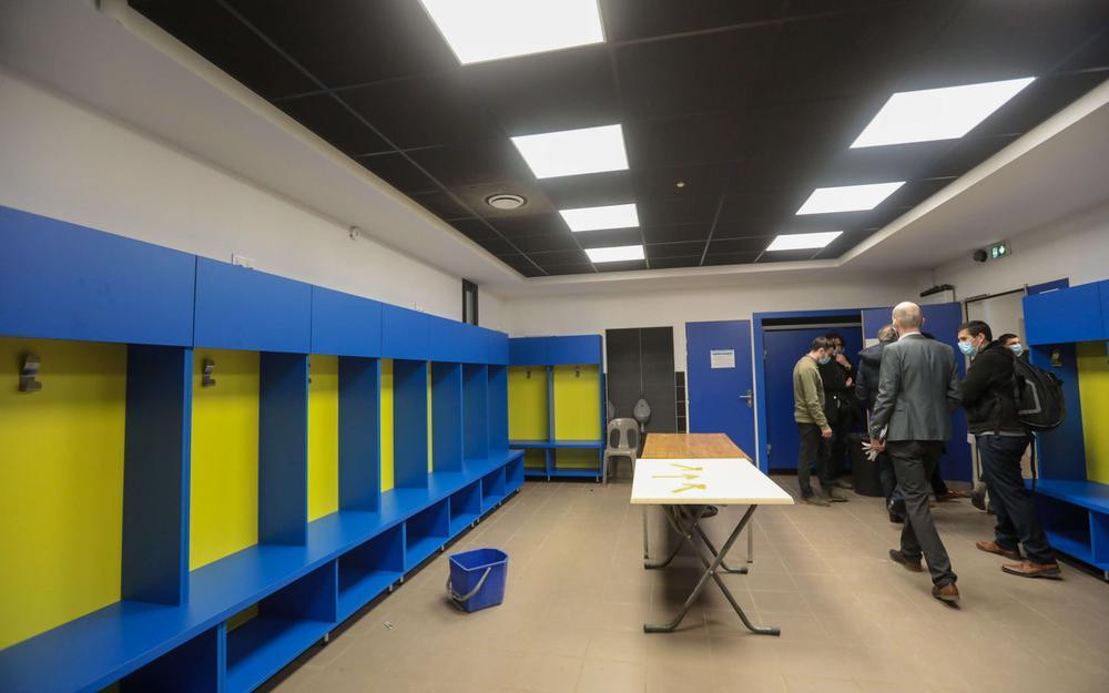 Cận cảnh phòng thay đồ của Nouste Camp.