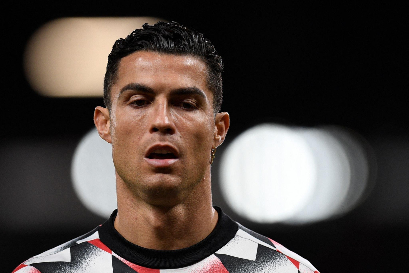 Ronaldo lần đầu tiên bị kỷ luật công khai trong sự nghiệp
