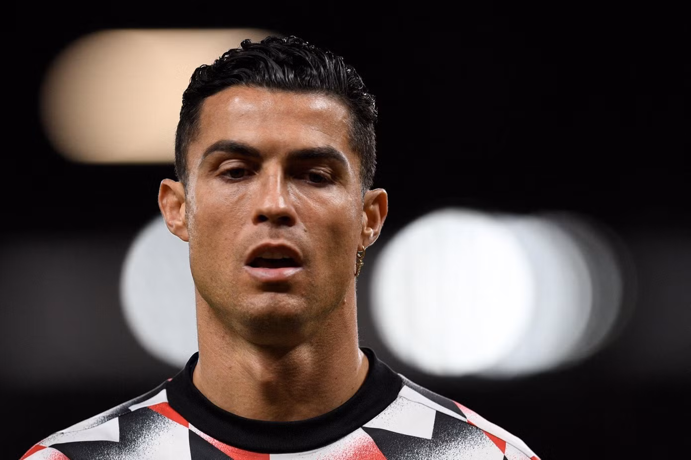 Ronaldo lần đầu tiên bị kỷ luật công khai trong sự nghiệp Ronaldo lần đầu tiên bị kỷ luật công khai trong sự nghiệp