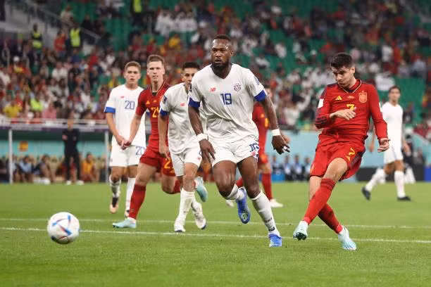 Huỷ diệt Costa Rica 7-0, Tây Ban Nha gửi lời đe doạ tới toàn thế giới ảnh 21