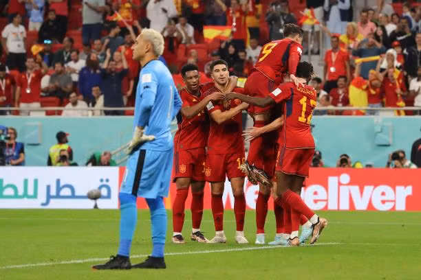 Huỷ diệt Costa Rica 7-0, Tây Ban Nha gửi lời đe doạ tới toàn thế giới ảnh 22