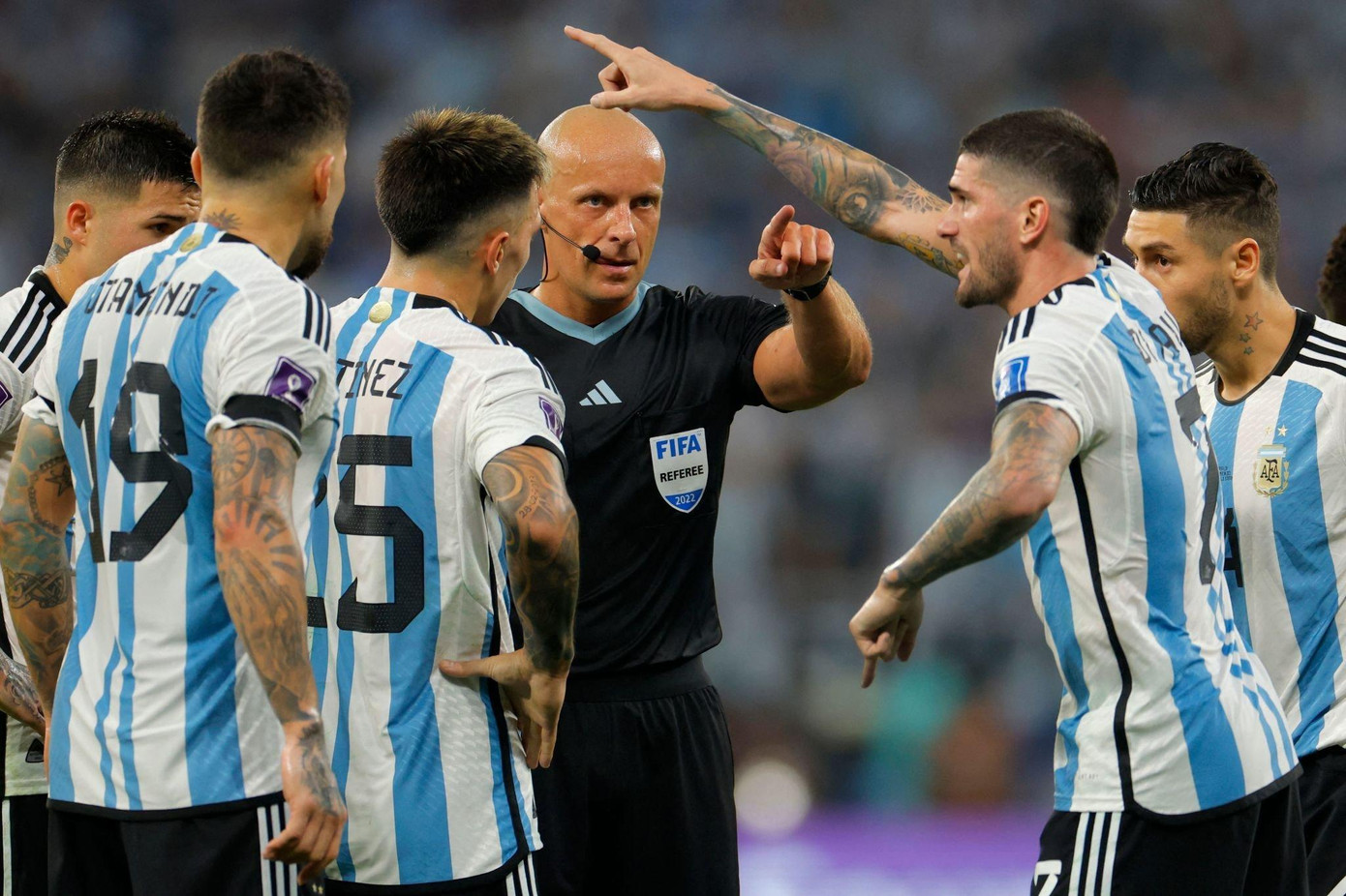 Trọng tài Syzmon Marciniak nổi tiếng quyết đoán