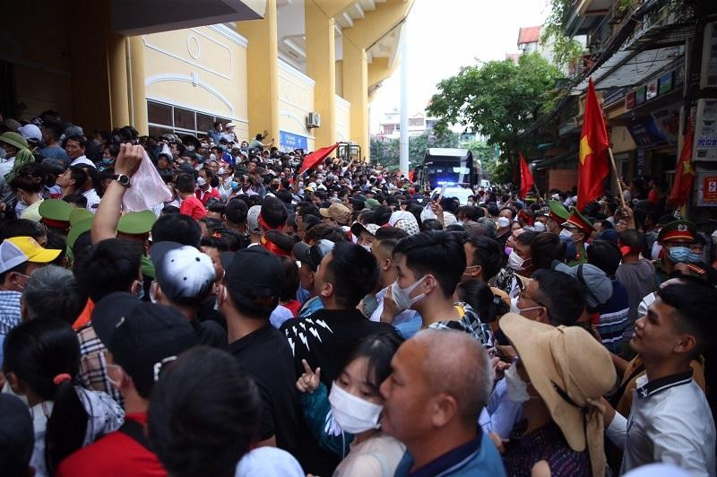 Cảnh tượng &quot;biển người&quot; gây choáng ngợp tại Thiên Trường. Ảnh: Siam Sports